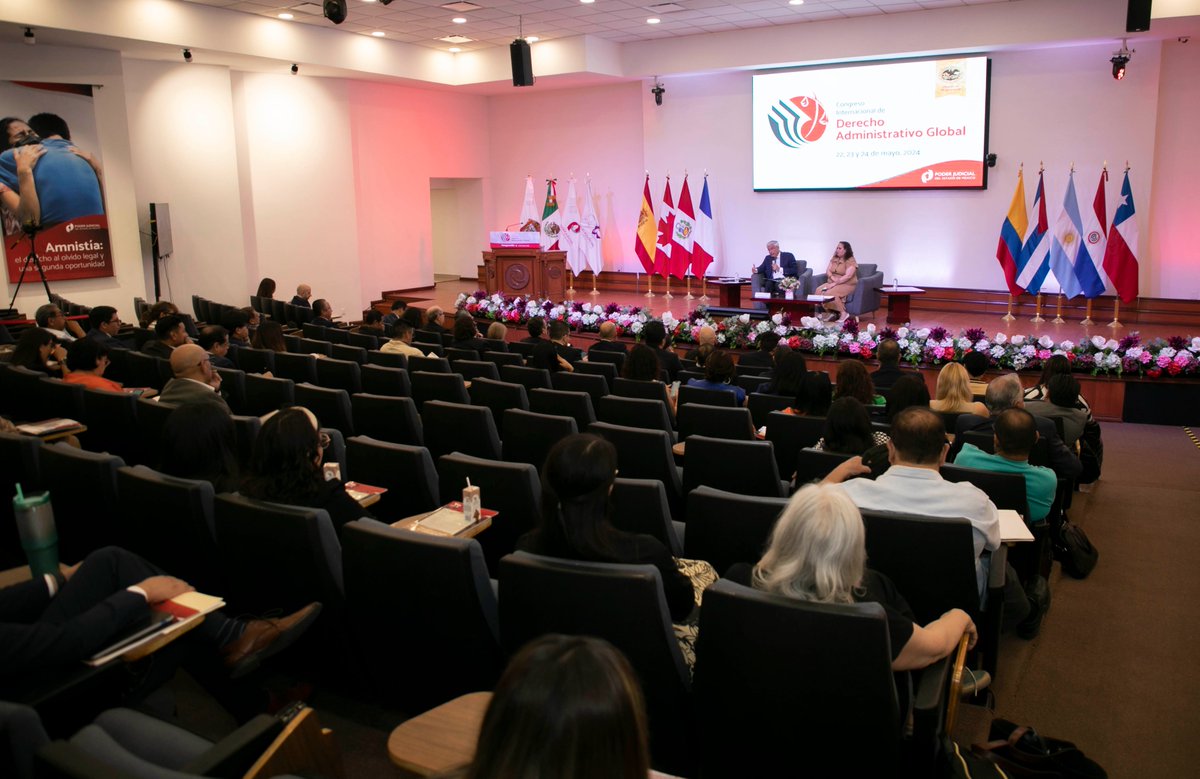 PJEdomex's tweet image. El catedrático @jrodriguezarana dictó la conferencia magistral "El derecho administrativo global: un derecho principal”, donde expuso que este ordenamiento esta en desarrollo y busca regular la gestión del interés general de manera justa y racional.