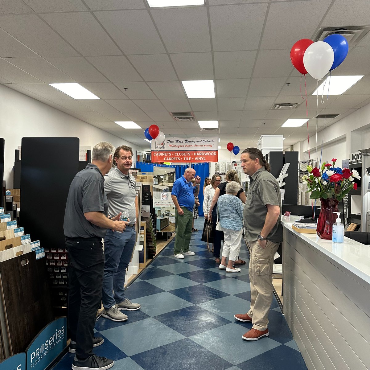 This afternoon, we were excited to bring a biodegradable confetti-filled celebration to Drew Moon Flooring and Cabinets. Congratulations to Andrew and his team on a wonderful ribbon cutting ceremony!

#SupportLocal #RibbonCutting #NassauCounty #Florida #WeAreTheChamber