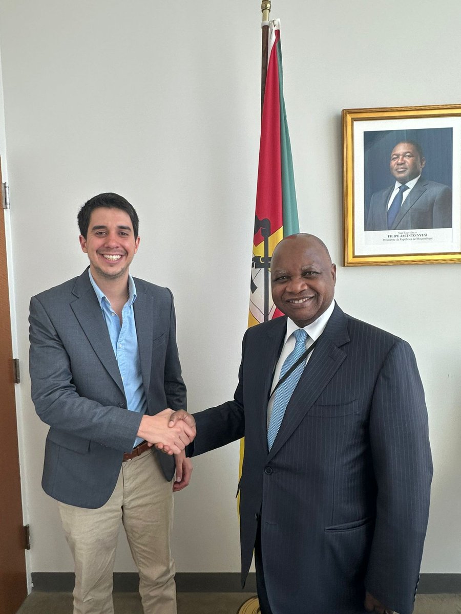 Excellent and productive meeting with H.E. Pedro Comissário @pcomissario81 ahead of the 🇺🇳 Security Council Debate on May 28. Thank you #Mozambique 🇲🇿 for championing #Youth4Peace in decision-making spaces ✊