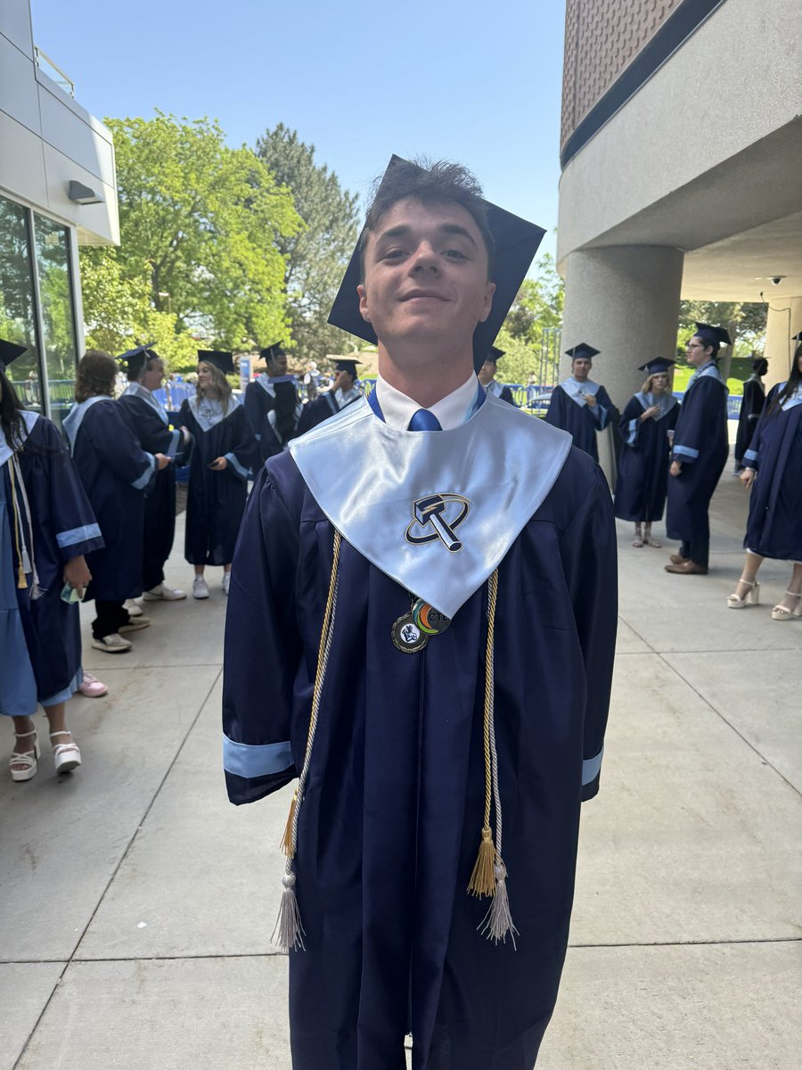 Class of 2024 QB Greg Snow! Greg will be attending Utah Valley University in the Fall, congrats!

#BLEEDBLUE