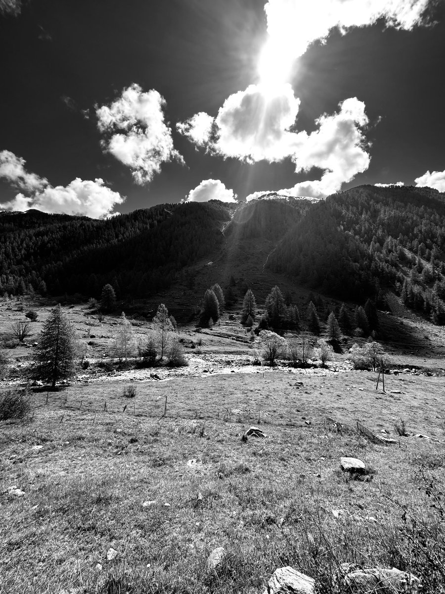 #photography #blackandwhite #valley #sun #clouds