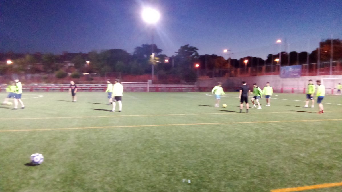 El filial del Atlético Club de Socios concluye su entrenamiento de hoy en El Rosalía de Castro (Getafe)