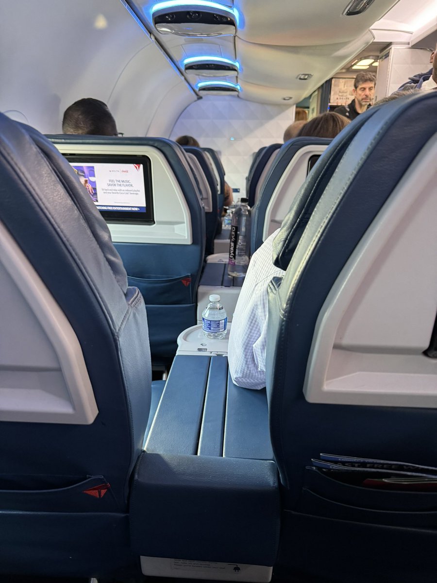 AlabamaBronco's tweet image. I am starting to wonder if @Delta is deliberately trying to lose my business? “Upgraded” to a seat with no video monitor. 
#unacceptableservice
