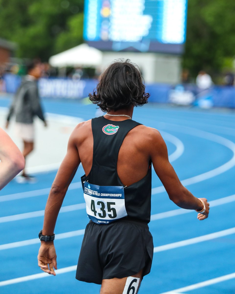 We'll see Parvej on Friday 🫡 Khan auto-qualifies for the 1500m Quarterfinals with a 1⃣st place finish in Heat 4⃣ behind a facility record time of 3:41.10! #GoGators 🐊 | #NCAATF