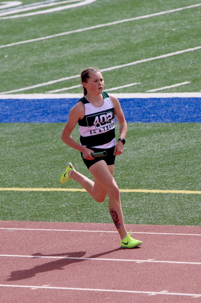Scott_Wagner_99's tweet photo. Maya’s club track team, @402xc , put together a 4x800 relay last weekend at the Boys and Girls Club meet in Omaha.  The first time ever running it, and they have the #1 time in the country, the first 13-14 girls team of 2024 to be under 10:00!  Pretty awesome group of girls! https://t.co/siOZO11ejq