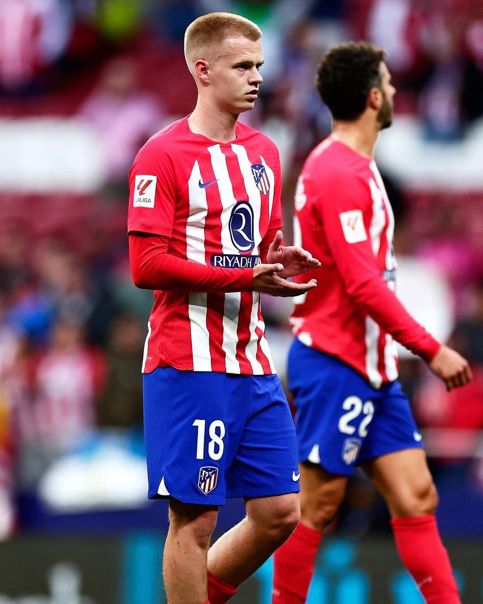 😀La felicidad de Vermeeren.

👉El belga volvió a tener minutos en el Atlético, acabó muy satisfecho por el recibimiento de la grada y será importante en el Atlético 2024/25.

#Atleti 

ℹ️ <a href="/diarioas/">Diario AS</a>