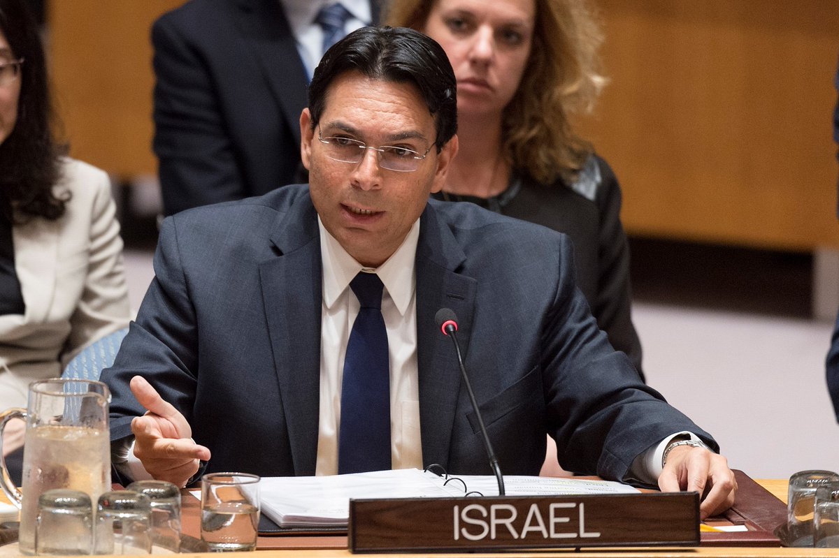 Le député israélien Danny Danon commente la reconnaissance de la #Palestine par l'#Espagne, l'#Irlande et la #Norvège :

 'Ceux qui embrassent le terrorisme finiront par le voir frapper à leur porte'.