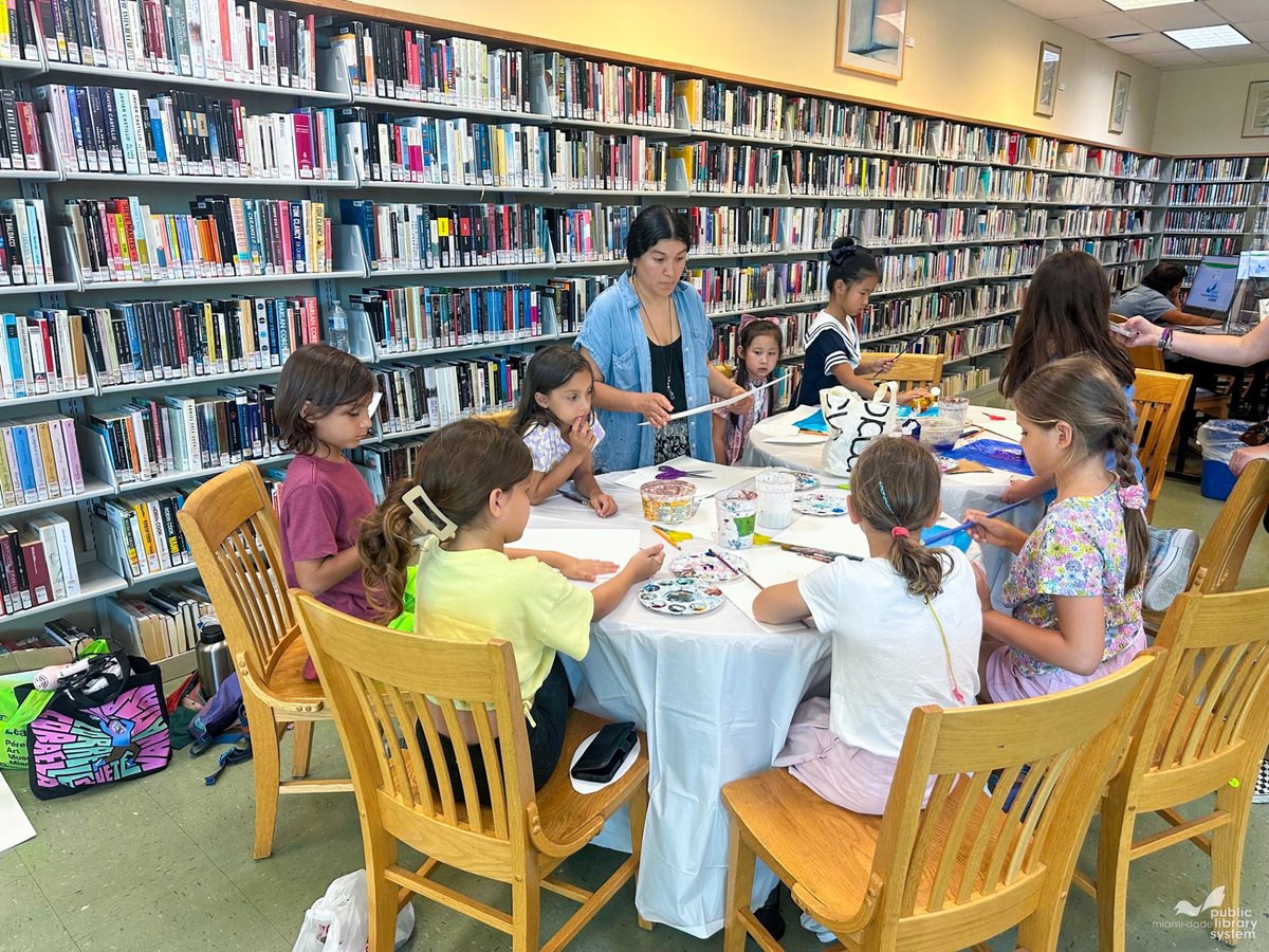 Beautiful! 🌸 🌼 🌺 Kids at the Fairlawn Branch Library used clay, paper, cardboard and paint to create these unique mixed media flower bouquets.