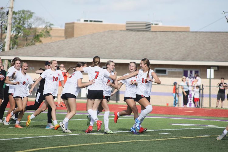 BlakelyHockett's tweet photo. Such a huge PK shootout win tonight! So proud of this team and I can’t wait for sectional finals soon!🧡 @EvilleGirlsSocc https://t.co/Ck93gwhhT6