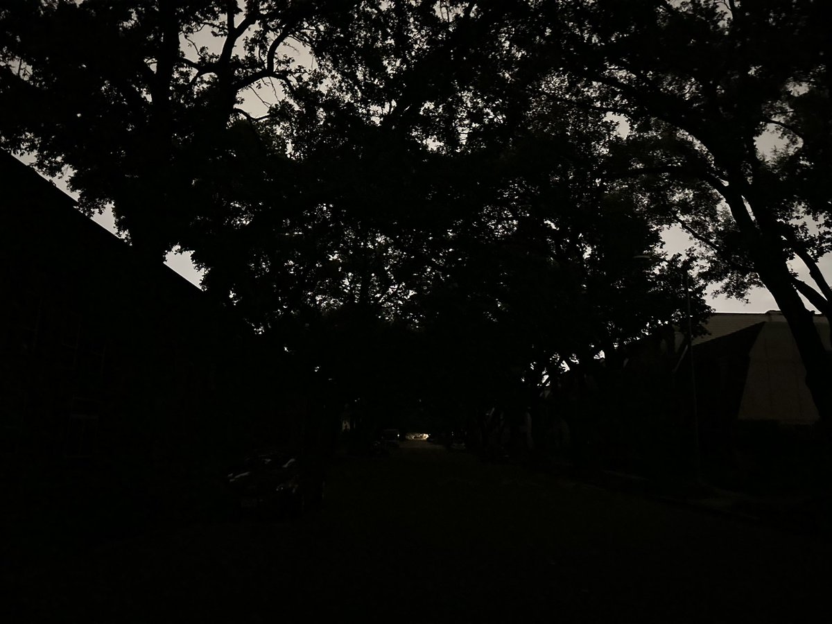 PepperGii's tweet image. Day 6. @CenterPoint said they would restore power by Wednesday unless it’s a nestled area or equipment issue. They lied. 😵‍💫😵‍💫 #SpringBranch #Houston