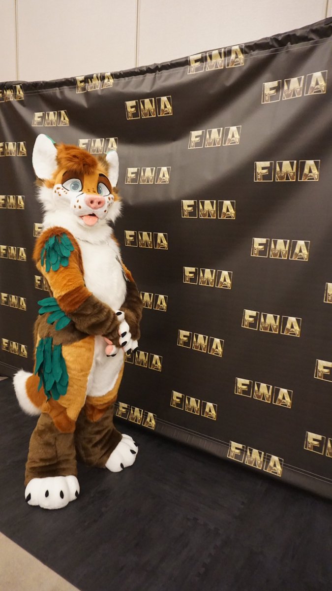 AriFox20's tweet photo. A daper photo of Ari by @studiocalcifer has me wondering, where are my grayRealm siblings besides @PomPomPoffin? https://t.co/rxFps5ZhRt
