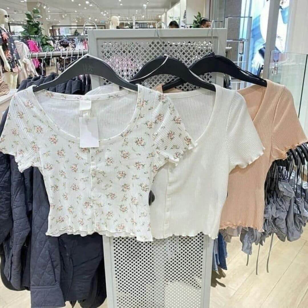 RopaCool57's tweet photo. Unleash your inner fashionista with these trendy crop tops 😍
#Tops #CropTop #CropTops #blouse #blouses #ootd #fashion #fashionista #instafashion #ropacool57 #ropa_cool_57 https://t.co/tEaEJYc1SD