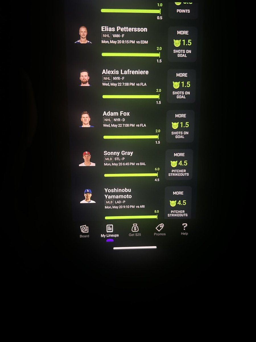 MzCp3Minnie's tweet image. Going green #greenlinecommittee