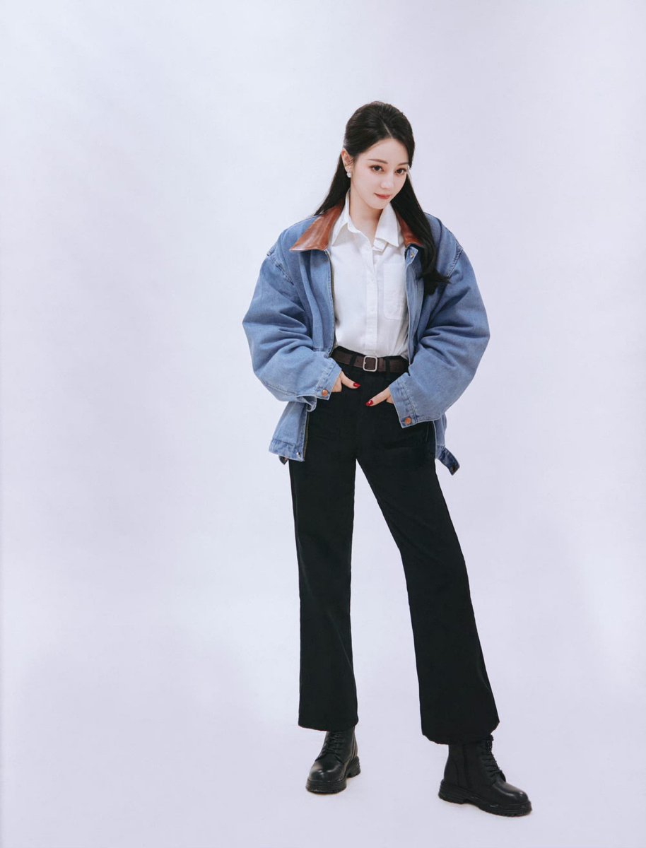 Rebaxx63's tweet photo. #TheTruthS2
Dilraba Dressing in denim and carrying a small bag, today’s nostalgic style ,lets start for reasoning today 😉
#Diraba #Dilireba https://t.co/TKtFChYQ8F