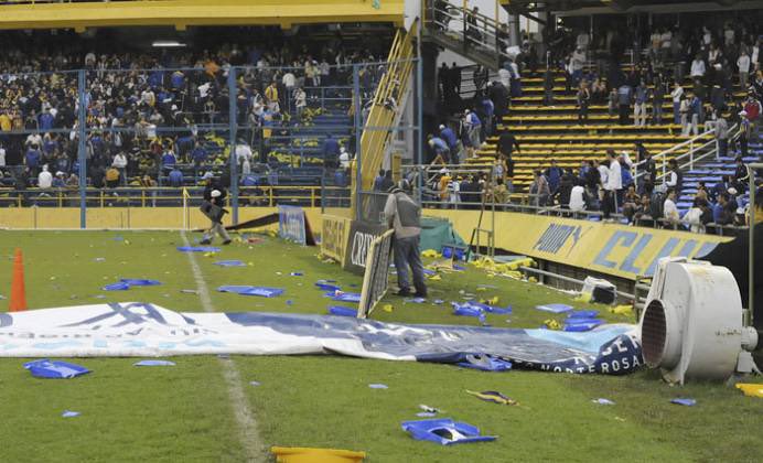 feliz aniBersario ,se cumplen 14 años del descanso eterno,no pudiste aguantar la promoción y volviste a donde estuviste toda tu vida.
ES LO QUE NOS ALEJA AUN MAS ,MIENTRAS YO DABA LA VUELTA VOS JUGABAS EN LA B👻🅱️