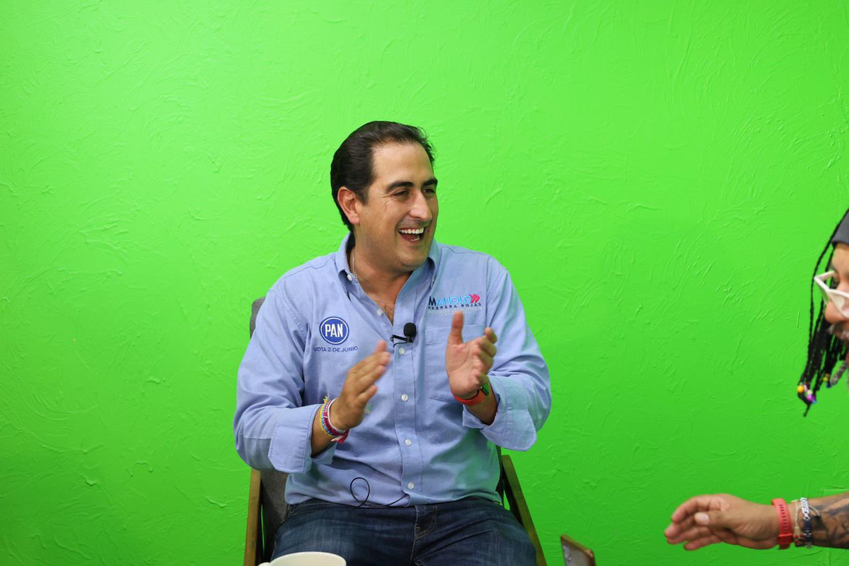 manoloherrerar's tweet photo. Estuve con mi querido amigo @BruceJulis en @DistritoIndie, muchas gracias por la invitación. 🎙️
Pudimos platicar sobre el gran trabajo que hemos hecho en el #Dtto16, lo bien que vamos y sobre todo que vamos a arrasar este 2 de junio.
¡A darle! 😎 https://t.co/II7mnSlG7l