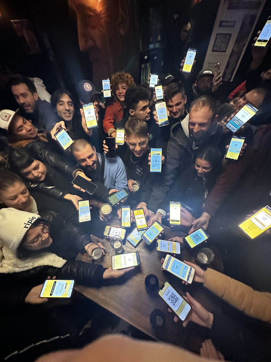 V4len.eth tweet media