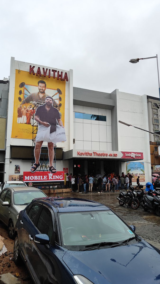kesav_suresh's tweet image. Movietime 🎬 

It's Turbo day 🔥🔥🔥

Screen: Kavitha Theatre, Kochi 

#FansShow 🤩🤩🤩

#Turbo #Mammootty #Mammukka #Vysakh #MidhunManuelThomas #MammoottyKampany #WayfarerFilms #TruthGlobalFilms