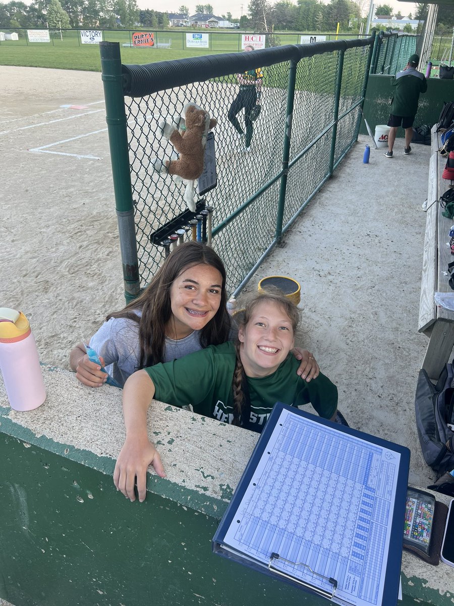 Hempstead Mustangs Softball tweet media