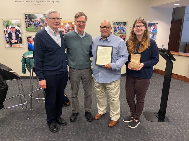 ChicagoShares's tweet image. Chicago Shares recently recognized years of support from Assumption Church and The Moody Church with resolutions of appreciation.

Visit our website for all of the photos: chicagoshares.org/news/gratitude…