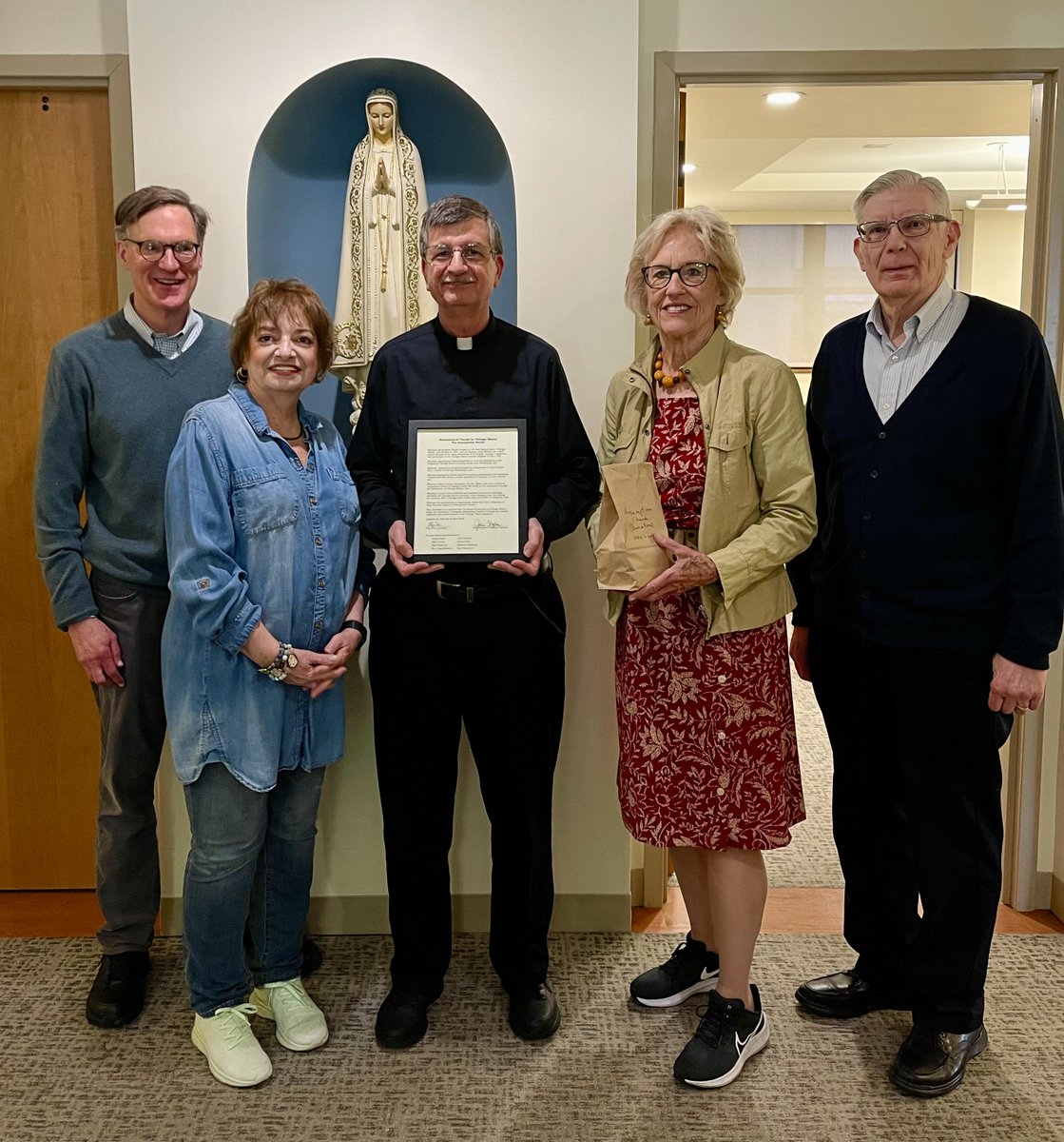 ChicagoShares's tweet image. Chicago Shares recently recognized years of support from Assumption Church and The Moody Church with resolutions of appreciation.

Visit our website for all of the photos: chicagoshares.org/news/gratitude…