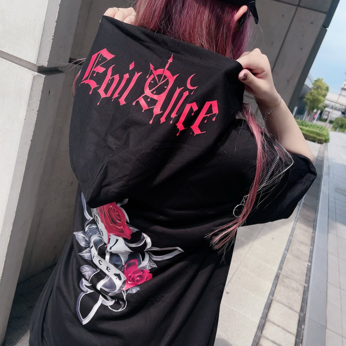 EvilAlice_'s tweet photo. これからの暑い季節にぴったりな商品です！

オーバーサイズなので様々な方にご着用頂けます◎

全てSALE中なので是非この機会にチェックしてみてください😊

https://t.co/tAwFSsOSJp https://t.co/plBM5GAC0I