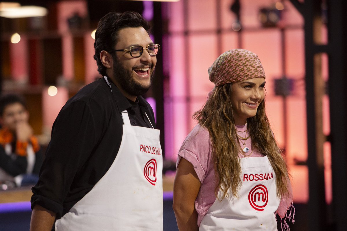 La competencia se pone intensa en el último episodio de MasterChef Celebrity. ¡No te quedes fuera y descubre el top 10! 🔥 youtube.com/watch?v=rh9axg…