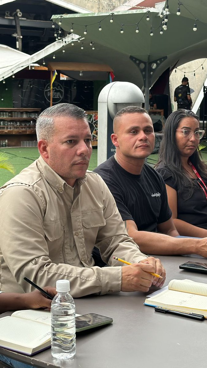 victorcrepano's tweet photo. Siguiendo orientaciones de nuestro Ministro de Turismo @AliErnesto32 , hoy #22May, sostuvimos una reunión con los representantes de la comuna de Amalivaca, en la estación de Maripérez del Sistema Teleférico Warairarepano. https://t.co/gBEeB69V73