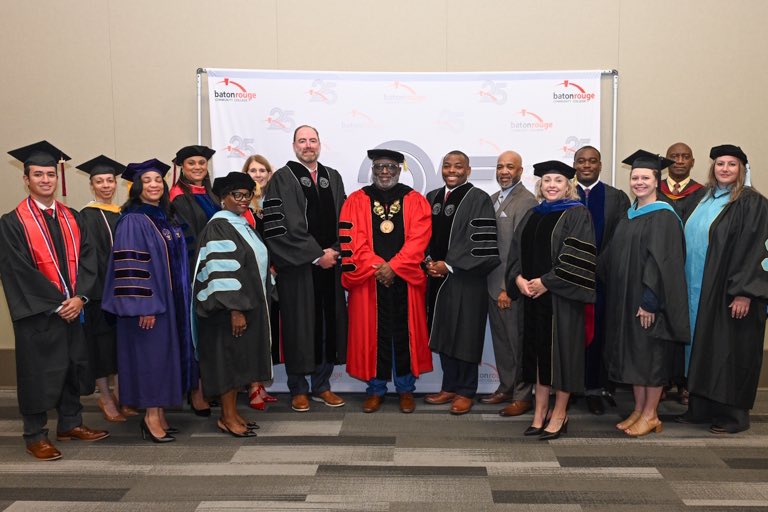 DrWillieESmith1's tweet photo. Always excited to share commencement with our distinguished @golctcs Board Members and our outstanding @MyBRCC admin team. Their dedication and vision make these milestones possible. Together, we're shaping futures! #BRCCGrad #MyBRCC https://t.co/gdvkFRtG6X