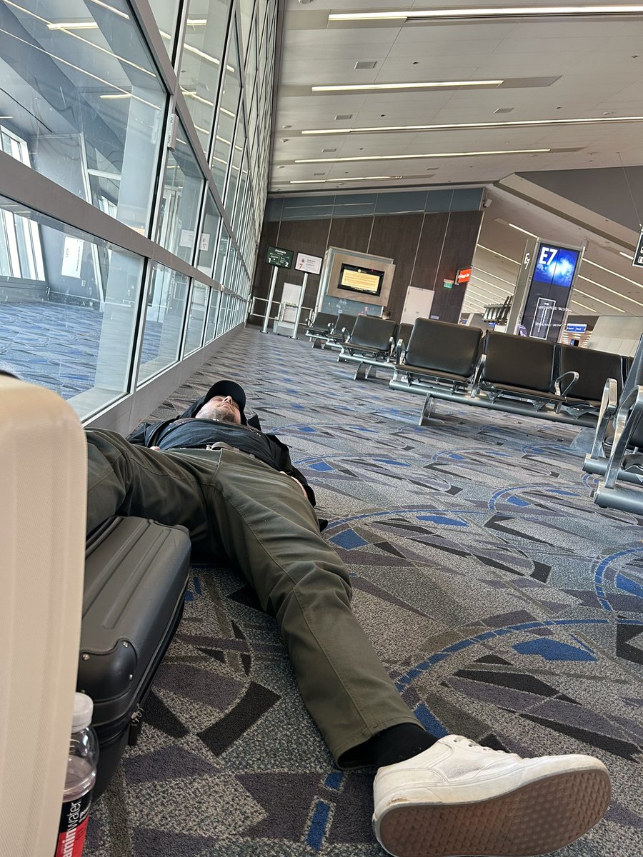 Anyone else do this at the Vegas airport on the way back home? 😆 (Wasn’t a hangover. Just a delay and a very early morning with little sleep)