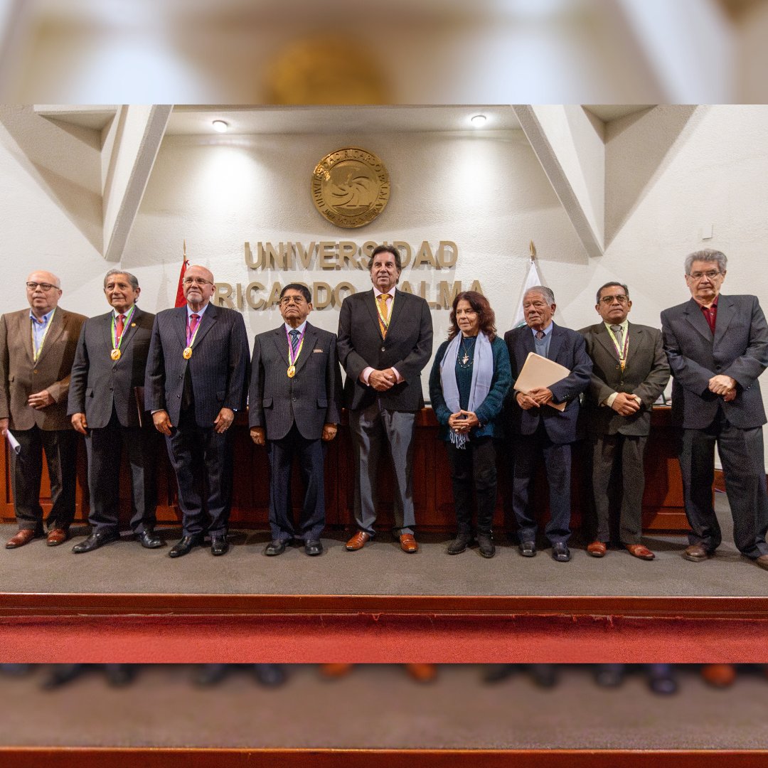 Agradezco a la Academia Nacional del Pisco por nombrarme miembro emérito de esta institución. Este reconocimiento refuerza nuestro compromiso con las tradiciones y la historia vitivinícola de #Surco, y la promoción de la cultura y tradición del pisco. 🍇🇵🇪 #SurcoSigueMejorando