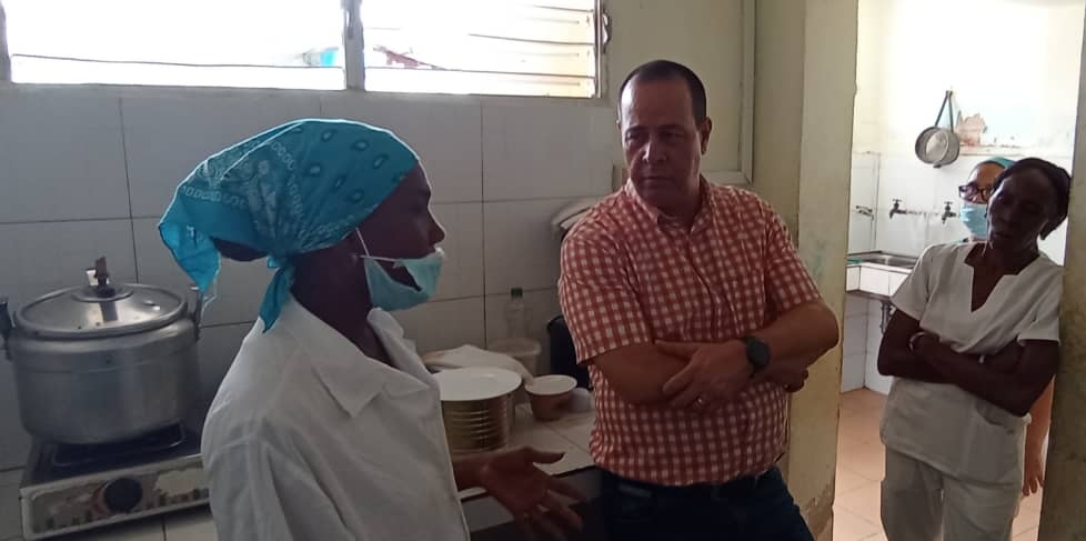 @MINSAPCuba 🇨🇺 También este miércoles llegamos al Hogar Materno de San José de las Lajas, con capacidad de 15 camas. Intercambiamos con el personal de #Salud que allí labora sobre el proceso de atención a las 11 embarazadas de riesgo que están ingresadas actualmente en la institución.