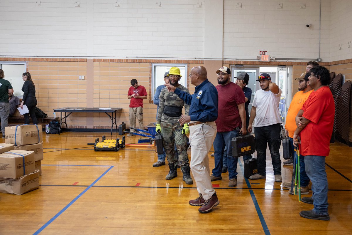 I joined 17 Texas Gulf Coast Labor Federation union apprentices at Finnigan Park Community Center for a cleanup in Fifth Ward and Denver Harbor. The recent storm left behind property damage and littered streets but Houstonians work together to persist in the face of disaster.