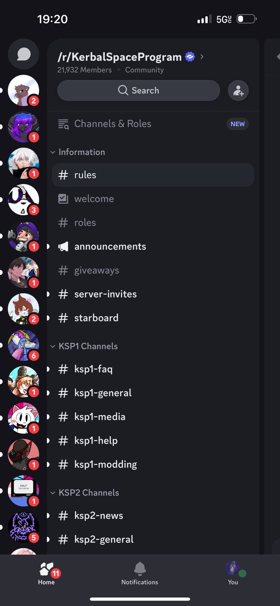 TF IS THIS NEW DISCORD LAYOUT!?!?!? THIS IS TERRIBLEEE, THE SERVERS AND DMS ARE ON THE SAME TAB NOW 😭😭😭✨