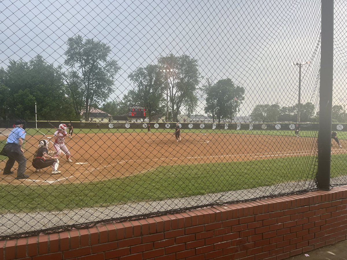 The weather held off down here in Boonville! Championship Game for @IHSAA1 🥎 Sectional #32: @GSTitans1 vs @PCHSTigers. Thanks for the hospitality @BHSAthletics! #BeAChampionOfHighSchoolSports #ThisIsYourIHSAA #FaceOfSportsmanship #EducationBasedAthletics @SCAIndiana