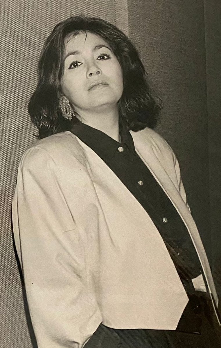 ElledMorales's tweet photo. 1985 | Ana Gabriel https://t.co/9M6XWpSy1Z