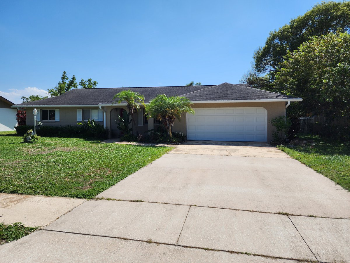 LiLianLiRealty's tweet photo. 3 bedrooms and 2 bathrooms single family resident for rent. Please call or text 407-234-2174  or email the listing broker. https://t.co/SEHc5XhH7l