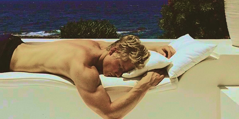PickingTheLocks's tweet photo. Life is better when you're tanned, jacked, and handsome https://t.co/GhneS5x6sQ