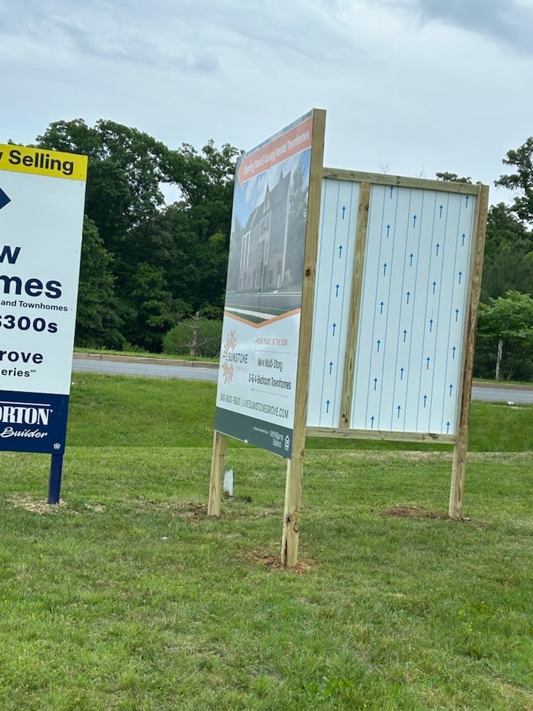 SignaramaC33595's tweet image. 🔄 Ensure Seamless Navigation with Our Custom Directional &amp;amp; Wayfinding Signs! 🔄 At Signarama Tysons Corner, we create functional and aesthetically pleasing signage solutions that guide visitors effortlessly through your space. Contact us today #DirectionalSignage