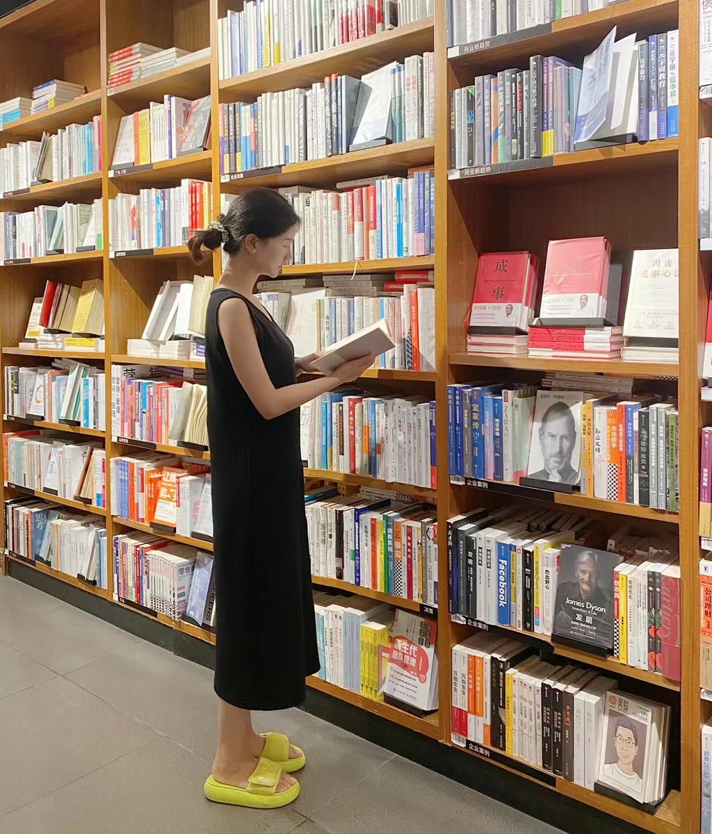 bibi2501's tweet photo. #library I like to read and recharge my batteries when I’m not busy. https://t.co/rFqNWnMQyn