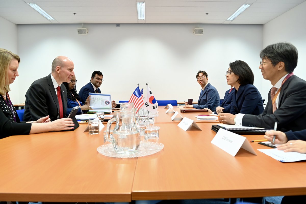 Deputy Energy Secretary David Turk met with Republic of Korea Vice Minister Kang Insun (of @MOFAkr_eng) at #ICONS2024 to discuss their nations’ mutual nuclear security goals. A key takeaway: These strong allies look forward to strengthening their cooperation. 🇺🇸 🇰🇷