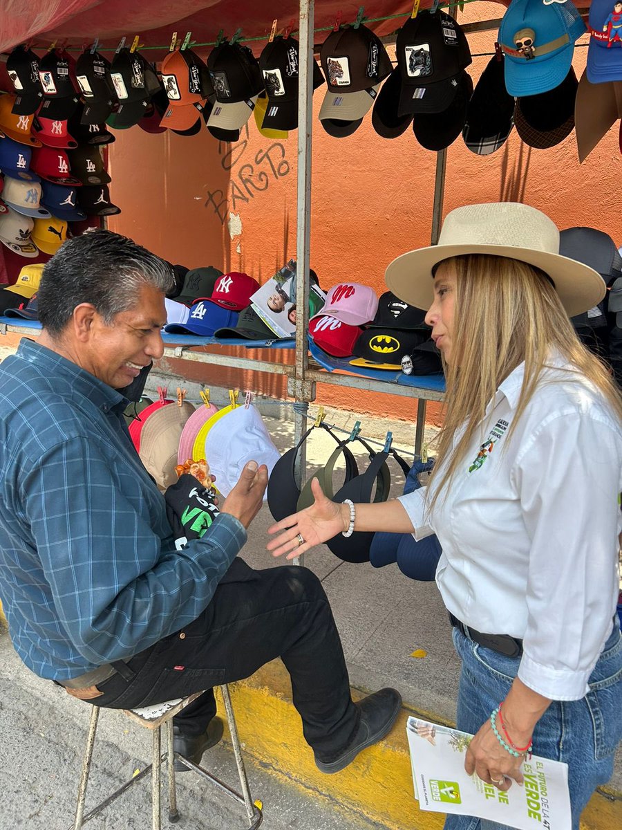 IvonneMacielF's tweet photo. Seguimos recorriendo nuestro querido Municipio de Ciudad Nezahualcóyotl. Hoy, en Valle de Aragón 1era Sección, junto a nuestro comprometido candidato a 2do Regidor, Bladimir Salgado. ¡Trabajamos juntos por un futuro más brillante para todas nuestras familias! 💚 #ConIvonneVa https://t.co/IyGxbQfnvj