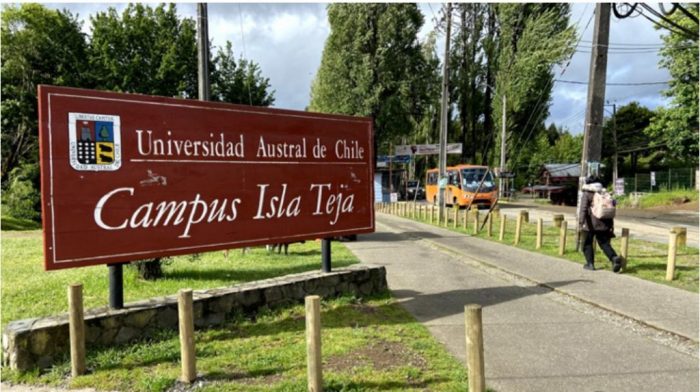 Sindicato Docente de la UACh anunció movilizaciones tras desvinculaciones de profesores rioenlinea.cl/sindicato-doce… #Valdiviacl