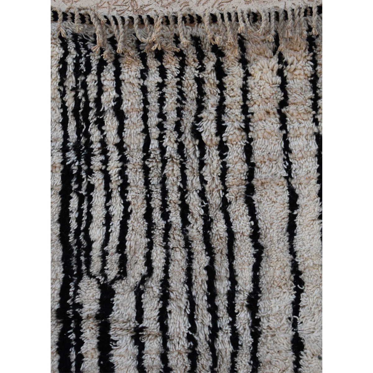 ArtsMarrakesh's tweet photo. 60% OFF Vintage Moroccan Rug, 9.77 x 4.92 Feet  https://t.co/RsIOu4P687  #VintageRug #MoroccanRug #VintageMoroccanRug #RugSale #HomeDecor #InteriorDesign #RugLove #HomeInspiration #RugAddict #DecorSale #HomeMakeover #VintageFinds #HomeInteriors #RugLovers #Discounts #SaleAlert https://t.co/TiudS2IFOM