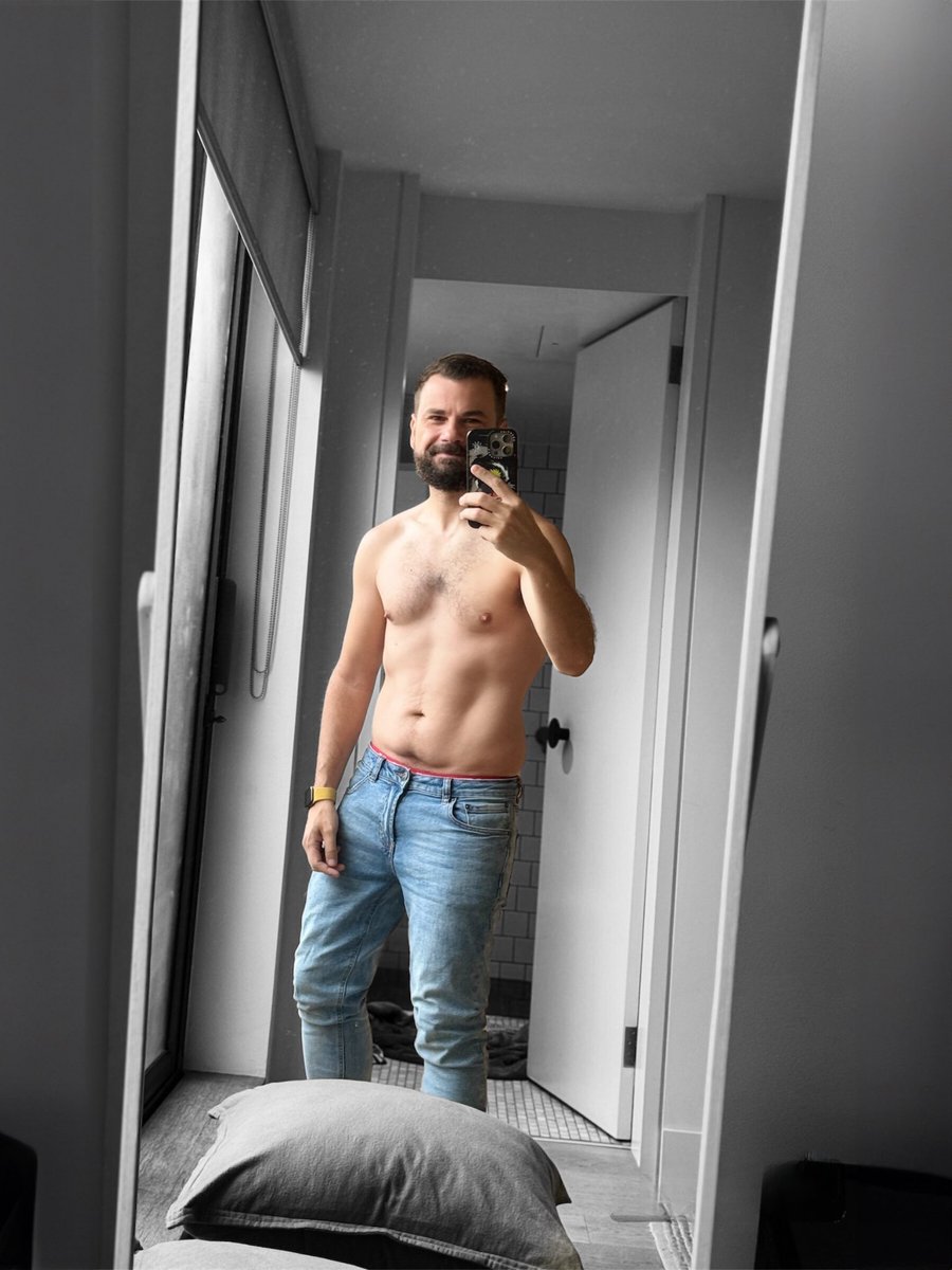 Potts_irl's tweet photo. Chipping away at this progress thing. It’s about the journey, right?

And tnx for all you get well soons, feel ok just blocked in the head and sleepy 🤧 just don’t want it to get worse! 🦠 and happy Paper Mario release day!
.
.
#gymprogress #tryingtogetfit #gaymer #beardsofx https://t.co/zHmmXJ4i1I