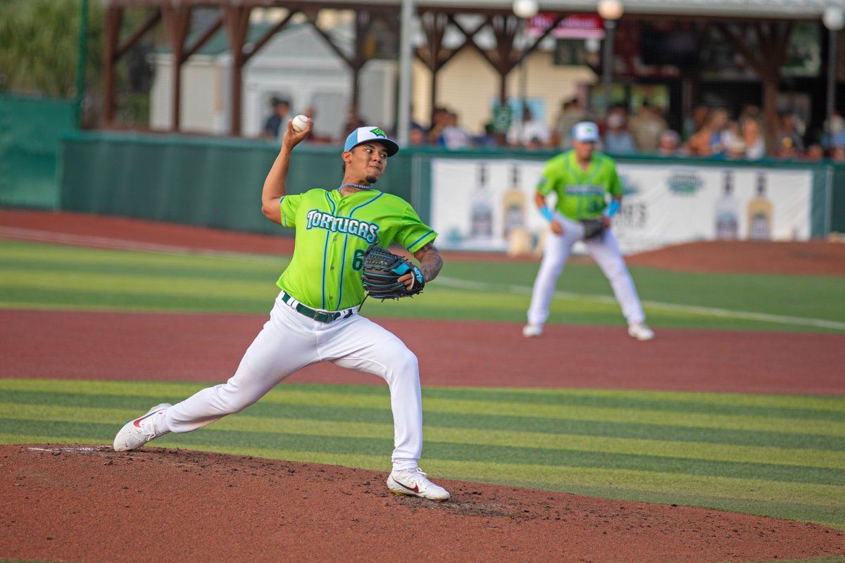 Juan Martinez goes 5.0 innings for the fourth straight start! His final line: 5.0 IP, 5 H, 2 R, 2 ER, 1 BB, 4 K Anyer Laureano comes in with the score still 2-1, Ft. Myers