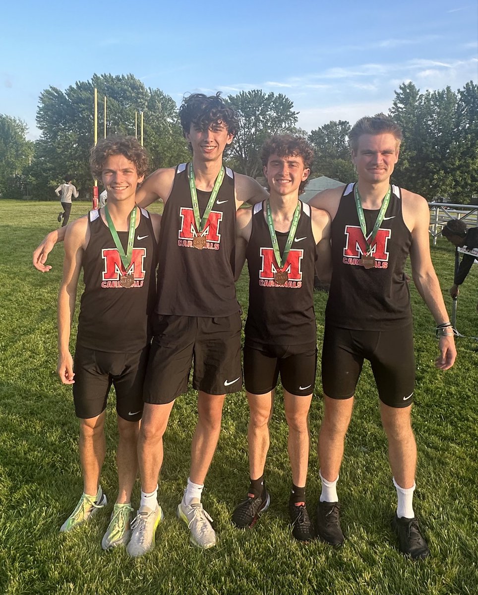 Mentor Boys 4x800 finishes in 6th place running another sub 8min in 7:58 🔥 Congrats Matthew Penkowski, Aidan Shiels, Billy Dennison, Brayden Carlson
<a href="/MentorAthletics/">MentorAthletics</a> <a href="/MentorTF/">Coach Rob Grove</a>
