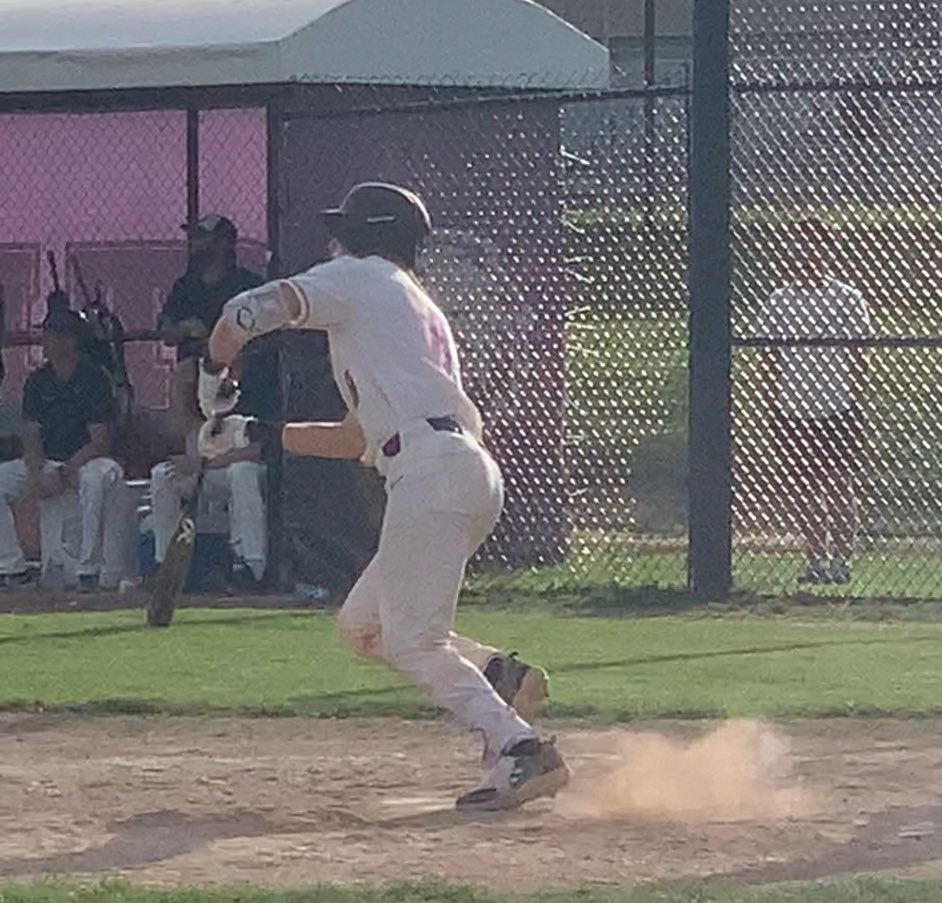eastbaseball585's tweet photo. Section V Class A Semifinal 

Honeoye Falls-Lima 7
East 0

Kyle Markham (2-4)
Omar Rodriguez (6IP-7K)

East finishes 21-1 🦅 https://t.co/2OxhY6cJpt