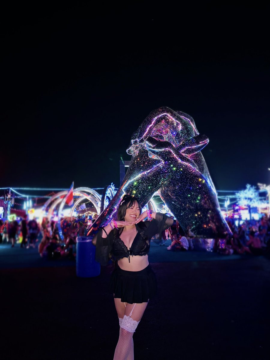 lexiani_'s tweet image. edc how tf we feeeeeelin babbby? (I slept 14 hours last night and am STILL exhausted) 😅