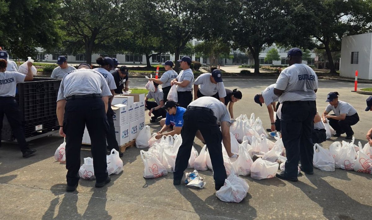 Hope City Church will provide free hot meals and supplies over the next few days. If you need food or supplies visit 5300 W. Sam Houston Parkway N. Drive-through distribution: - 11 am to 2 pm on May 23 through May 25. - 11 am - 2 pm, Monday, May 27. #HouNews